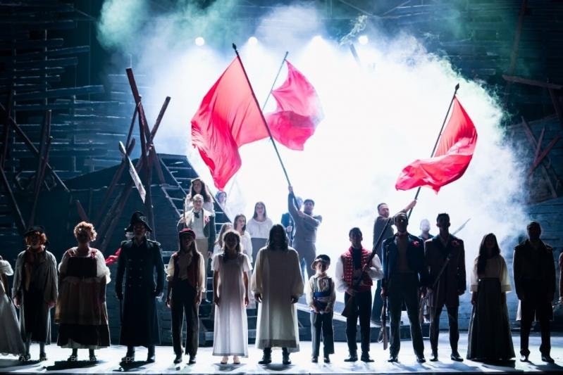 Най-играният мюзикъл в света „Клетниците“ отново завладява Софийската опера