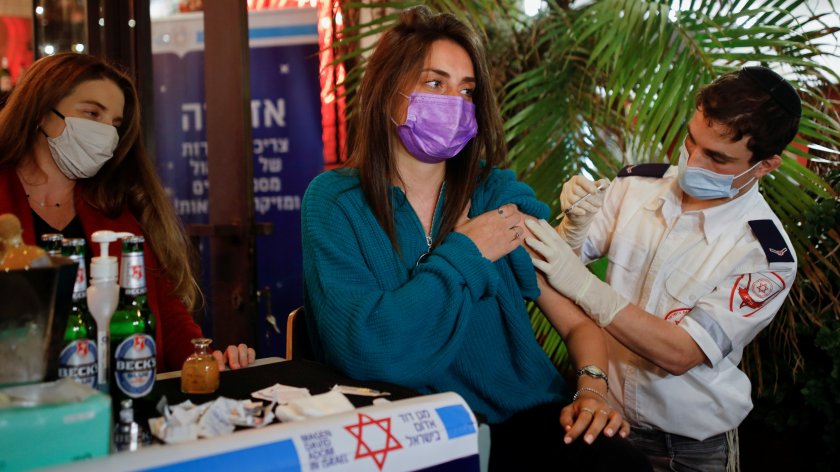 Отпада изискването за маски на закрито в Израел