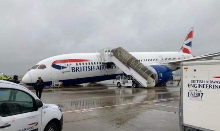 Самолет на British Airways се заби по нос на Хийтроу