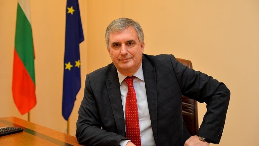 Ивайло Калфин иска преизчисляване на пенсиите