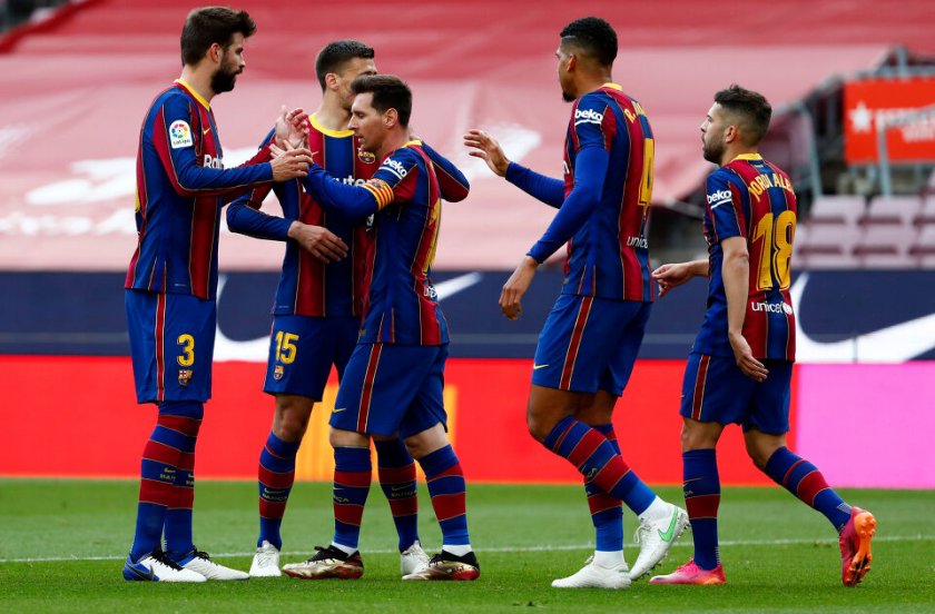 Барселона е инвестирал близо €2 млрд. за нови играчи 