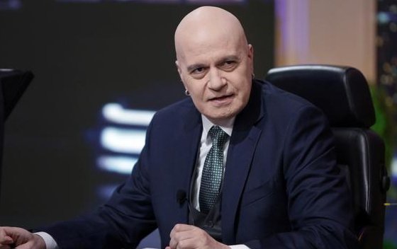 Политолог изригна срещу Слави: Популист, ще взриви демокрацията