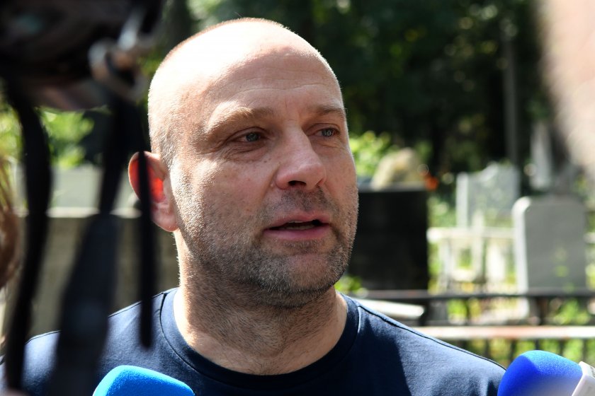 Тити през сълзи: Диксън ни подведе с мащабността на проекта