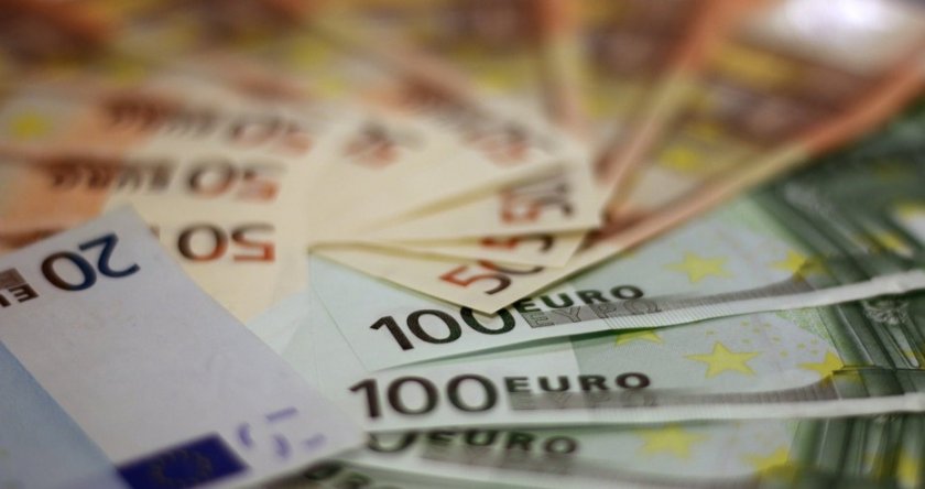 До средата на 2023 г. всички стоки у нас ще са с цени в лева и в евро
