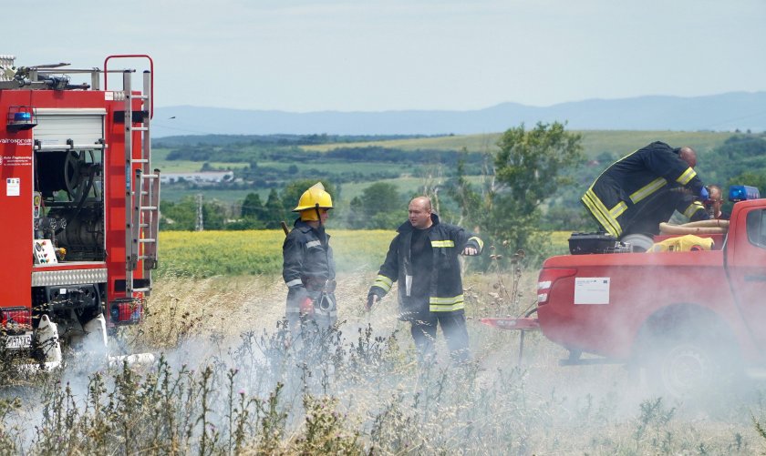 Пак пожар в Стара Загора: Изгоряха житни ниви и овошки