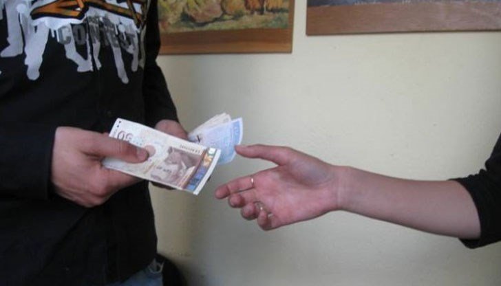 Купони за хляб срещу бюлетина в Руен