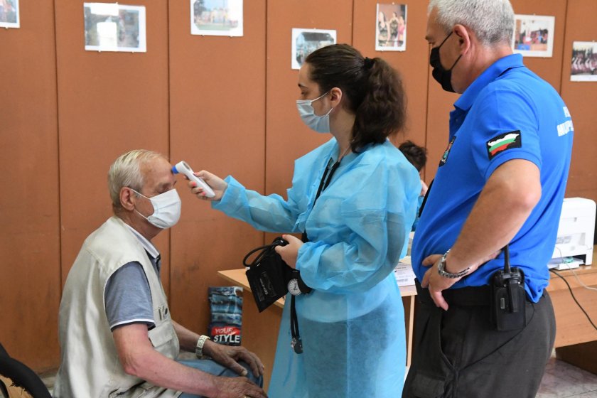 Отлив: 470 души са се ваксинирали в мобилните пунктове в София