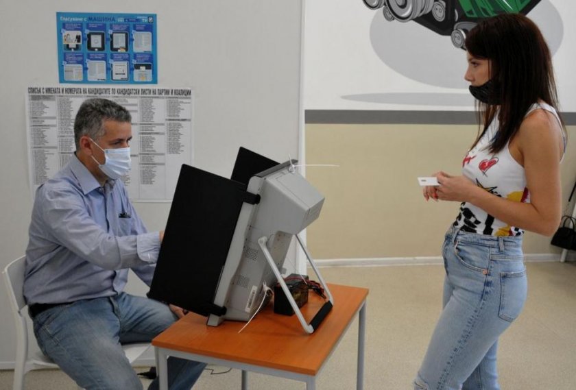 Спряха машините за вота в 4 секции в Бургаско