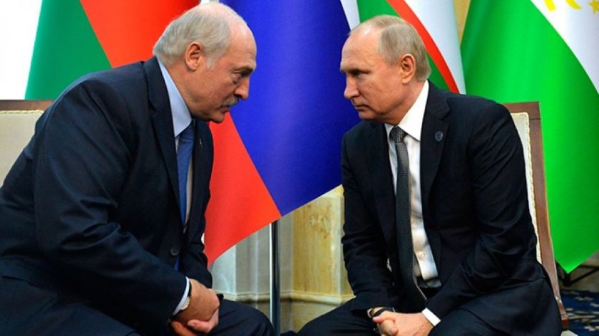 Лукашенко на крака при Путин в Санкт Петербург
