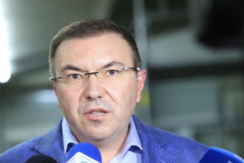 Проф. Костадин Ангелов: Правителството не използва лятото за подготовка за следваща вълна на COVID, а за обезглавяване на болници