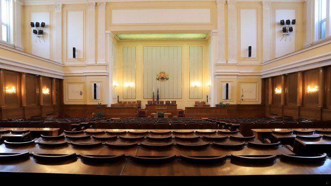 ЦИК окончателно: ИТН са първи с 65 депутати, ГЕРБ - с 63