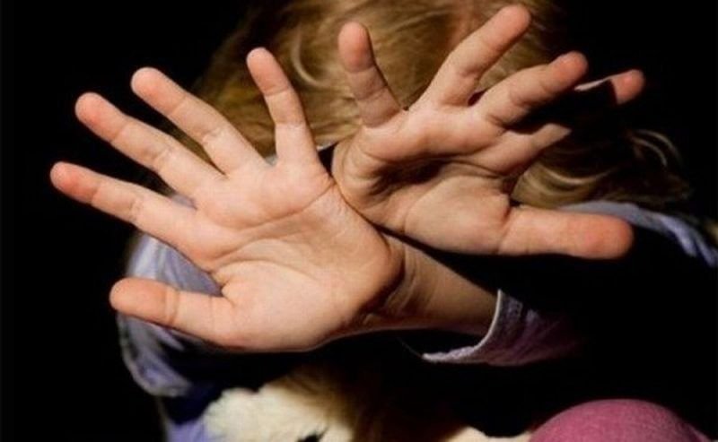 Мъж проникна в жилище посред нощ и опита да души жена