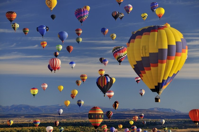 Красота: Стотици балони полетяха в небето над Ню Джърси