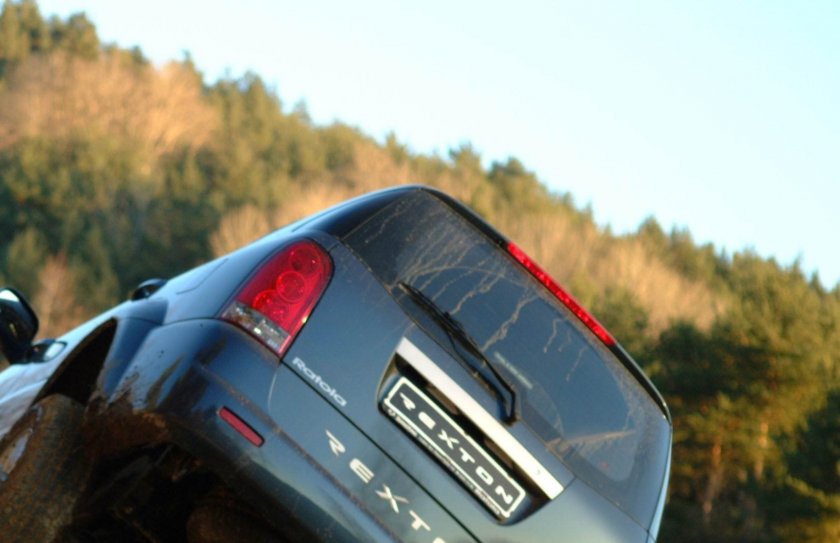 Джип се преобърна в Родопите, шофьорът загина 