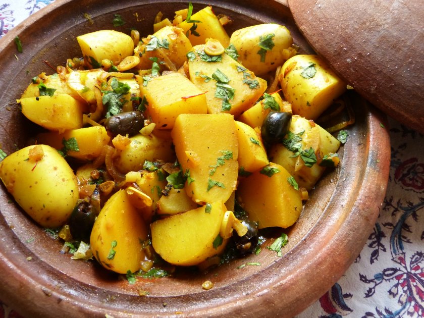 Печени картофи с маслини и пресен риган