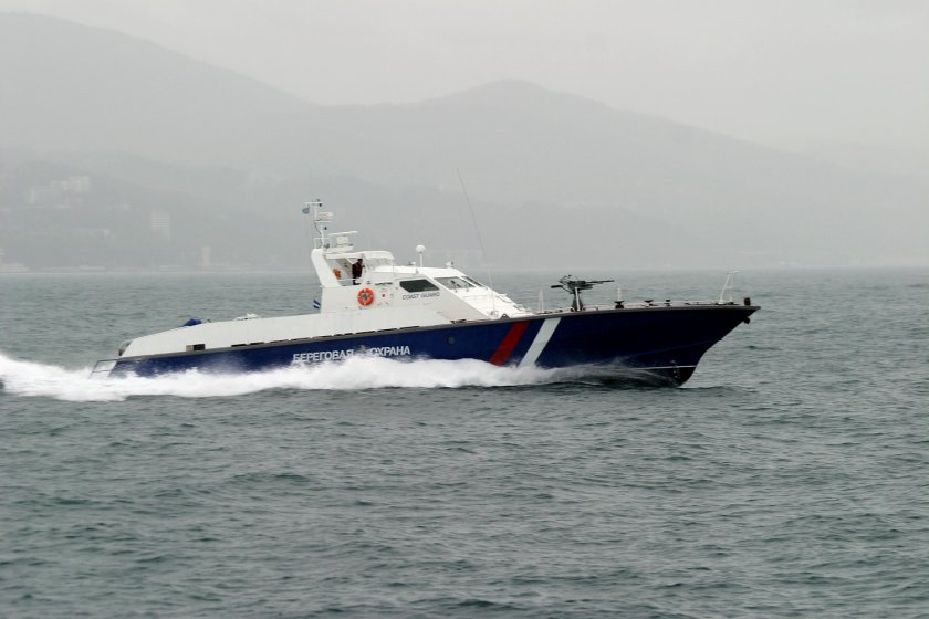 Руски катер се обърна в Черно море, двама загинаха