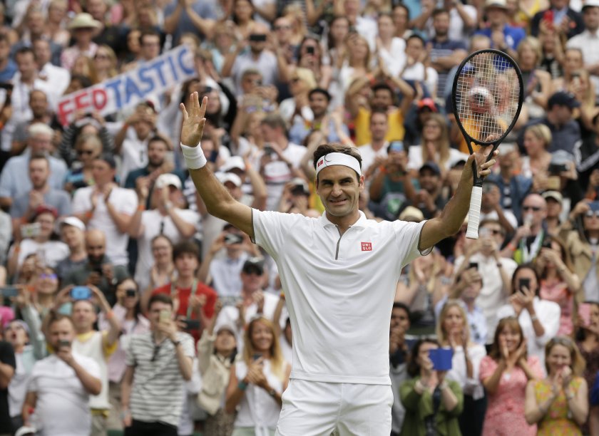 Роджър Федерер за рекорден път на 1/4-финал на "Уимбълдън" след бой над Лука Пуй