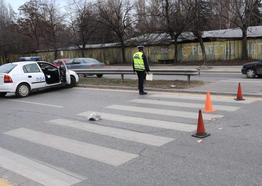 Кола блъсна и уби пешеходец в Русе