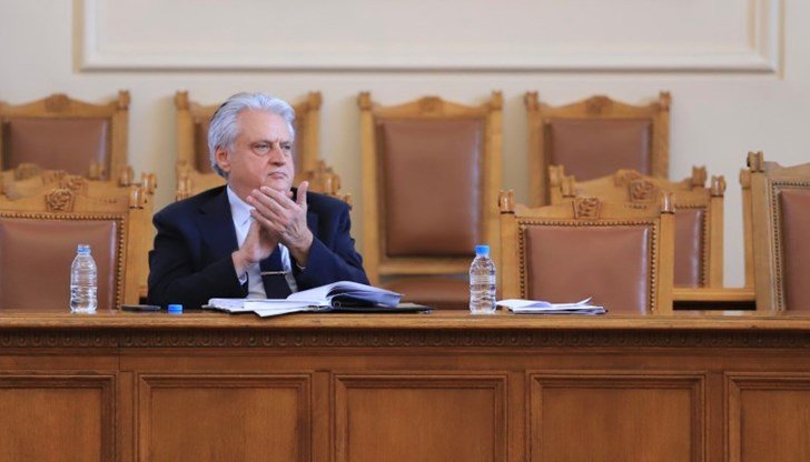 Парламентът изслушва Рашков и Кацаров