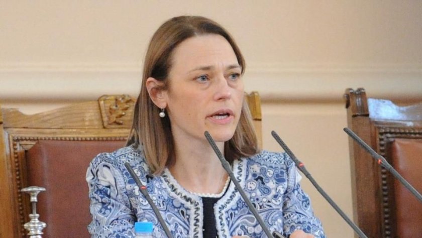 Парламентът си действа на пълни обороти, не намалява заседанията
