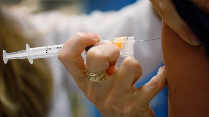 Поставиха милиард ваксини по света само за 26 дни