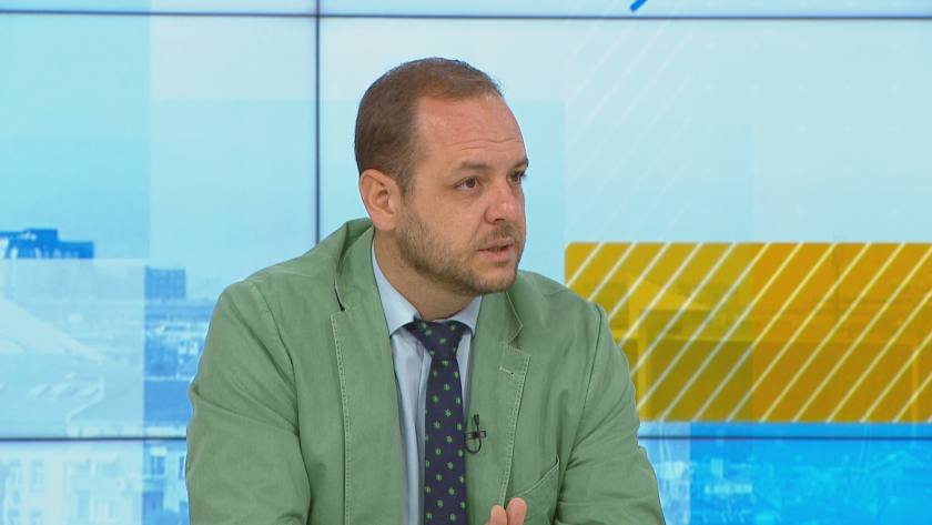 Борислав Сандов: Пламен Николов не ми изглежда като човек, който ще взема решения