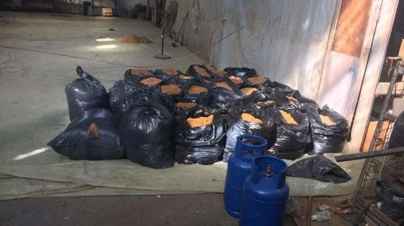 Иззеха 100 кг нелегален тютюн