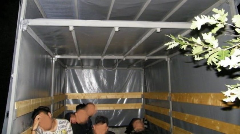 25 нелегални спипани край Тополовград