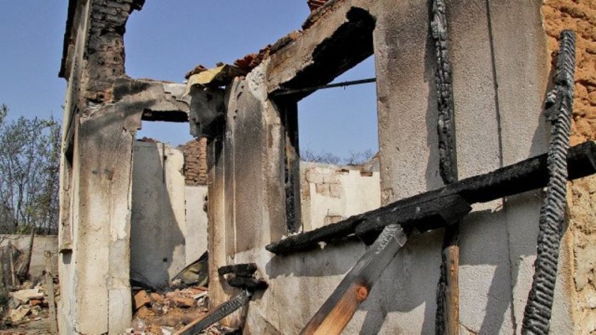 Ето какво остана след пожара в Старосел (СНИМКИ)