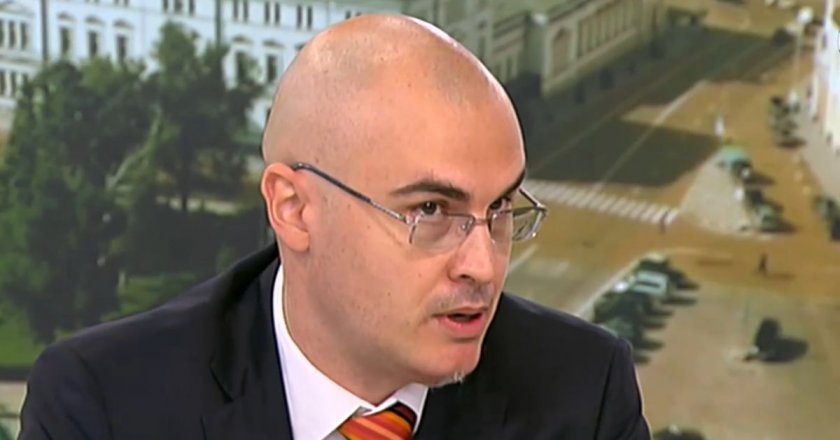 РЕШЕНО: Тръгва проверката за плагиатство срещу Петър Илиев