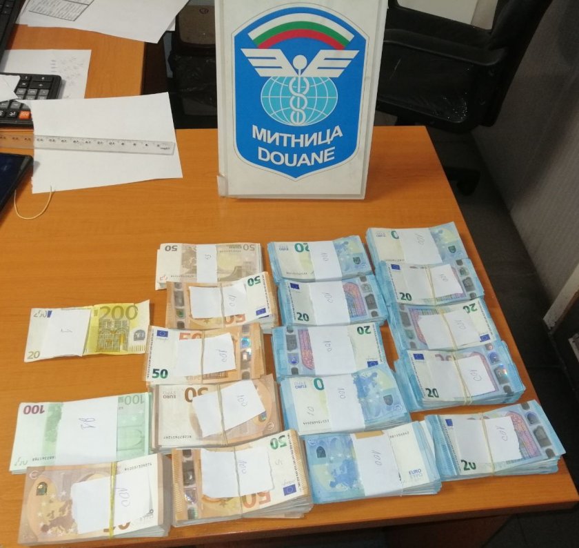 Сгащиха турчин със 100 бона в камиона