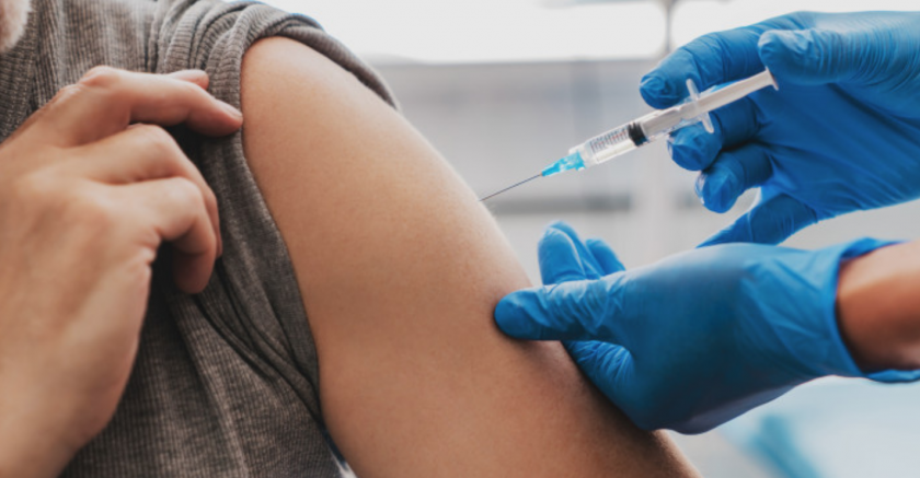 Мобилни екипи ще ваксинират училищния персонал в София от 1 септември
