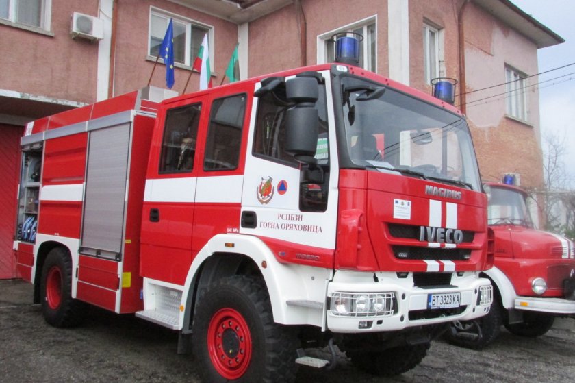 Автобус се запали в движение във Вeлико Търново