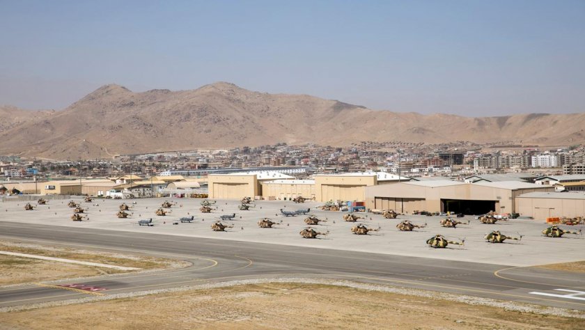 Въздушното пространство над Кабул е затворено за полети