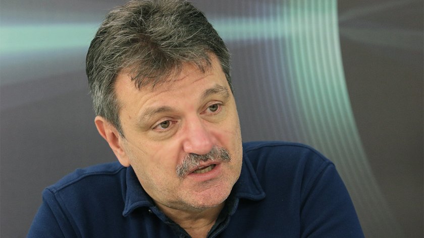 Симидчиев: Без мерки и кампания, ни чакат още пикове на Covid