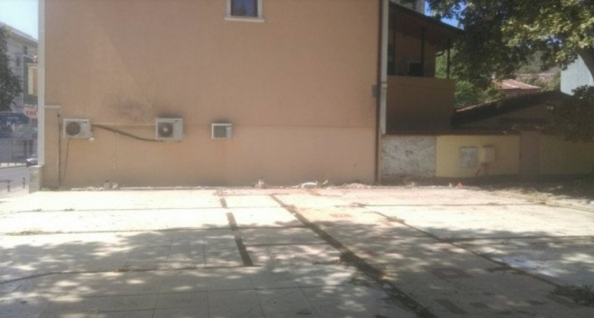 Заличиха расистки надпис в центъра на Пловдив
