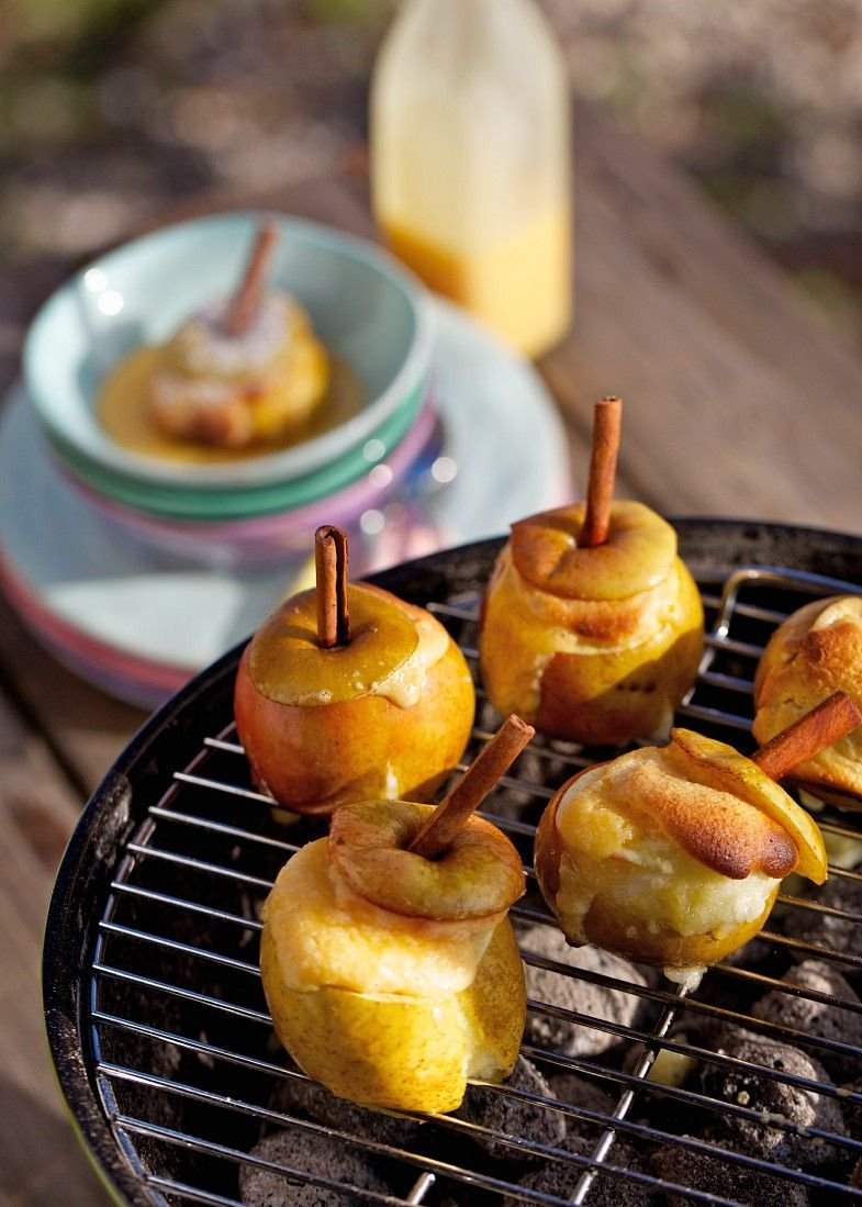Плодове на BBQ: Пълнени канелени ябълки с бадемов крем