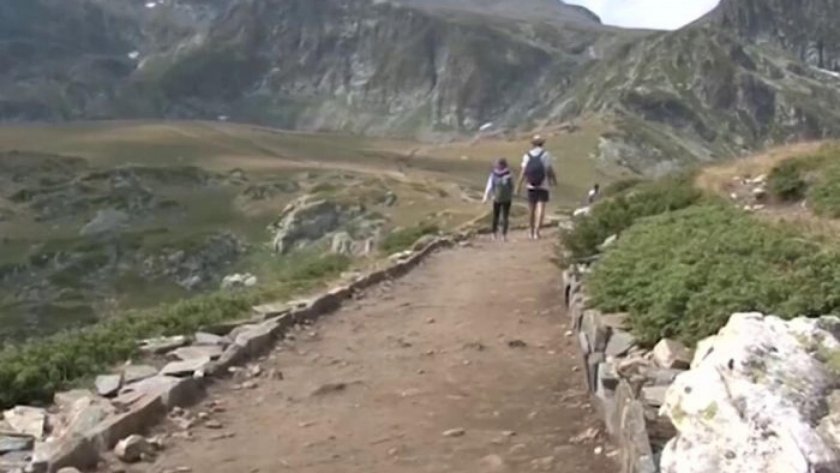 Вандалщина: Туристи чупят парапети по екопътеката към Рилските езера
