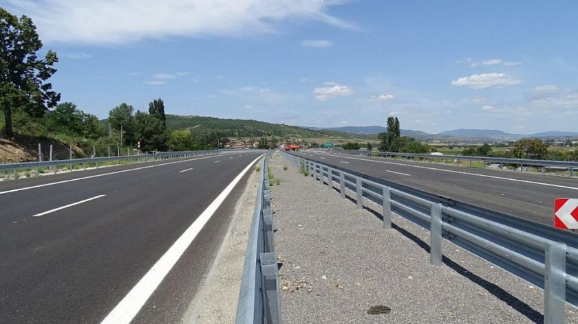 Четирима нашенци са ранени в тежка катастрофа в Сърбия