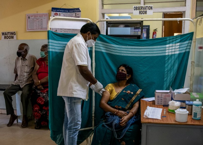 Индия ваксинира 473 млн. души поне с една доза