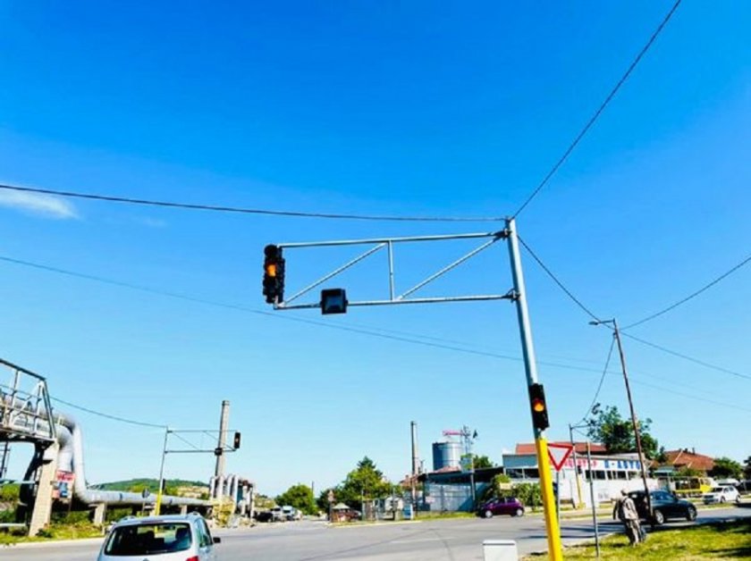 Честито: Два светофара грейнаха във Враца