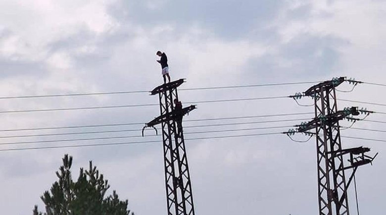 Токов удар без малко да убие дете в Сливен