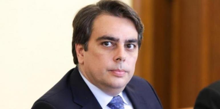 Асен Василев: Парламентът заложи бомба от 847 млн. лева