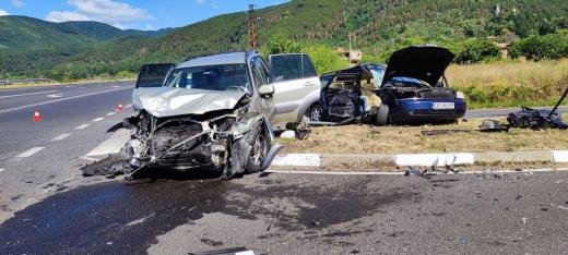 Тежка катастрофа взе жертва край Шипка, ранени са деца