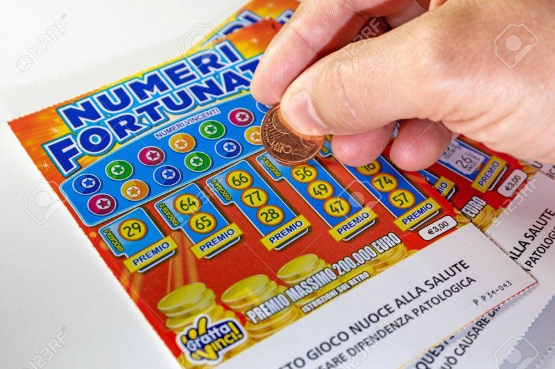 Внимавайте в Неапол! Полицията издирва крадец на фиш от лотарията за €500 000