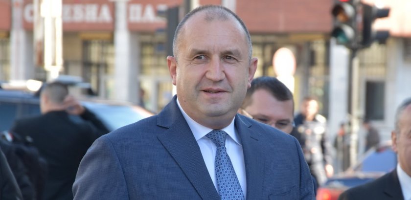 Румен Радев влиза във ВМА