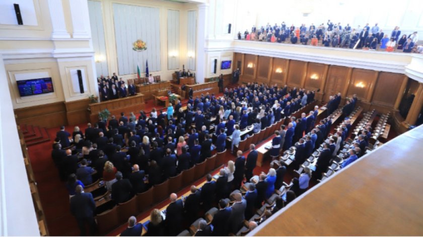 Парламентът продължава с гласуване на промените в бюджета на Здравната каса