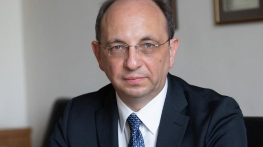 Николай Василев: Бюджетните разходи вървят към 50% в момента