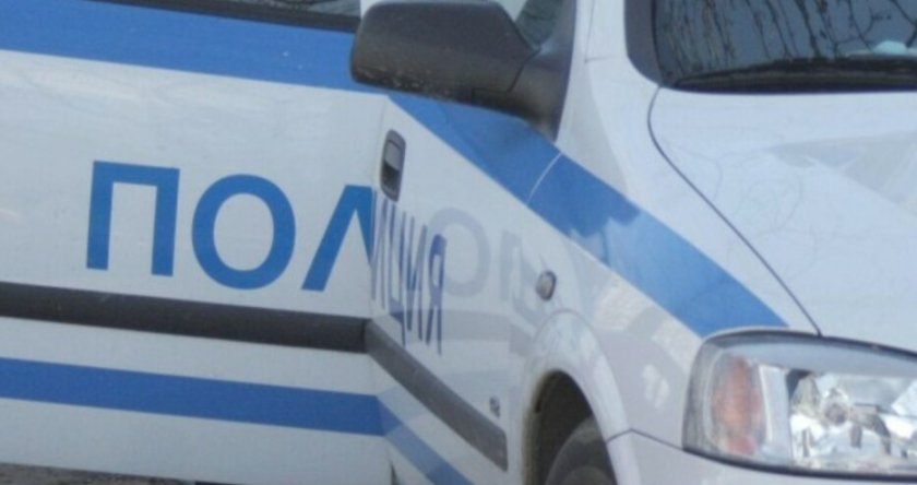 Автомобил причини катастрофа на Е-79, шофьорът избяга