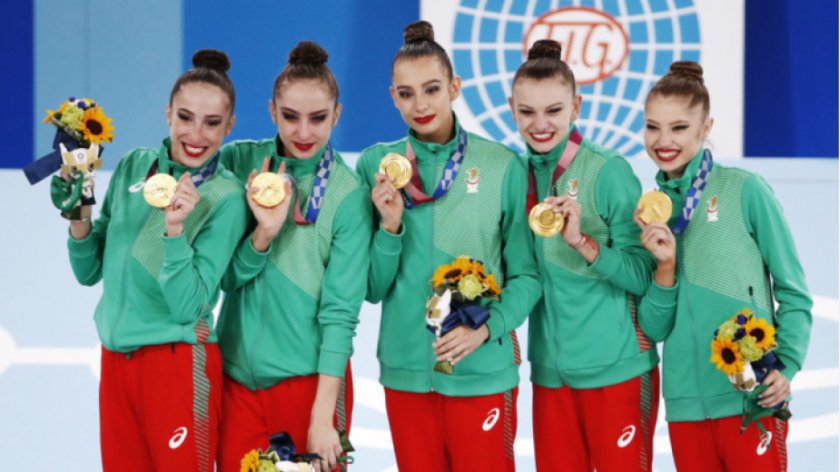 Олимпийските шампионки от ансамбъла и Стойка Кръстева вече са Почетни граждани на София
